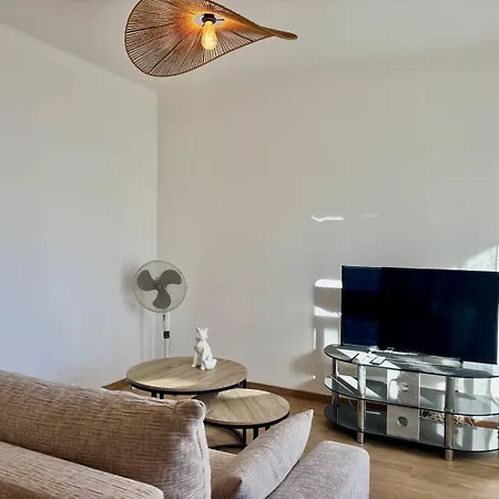 Hye029-234 T2-4 Personnes- *