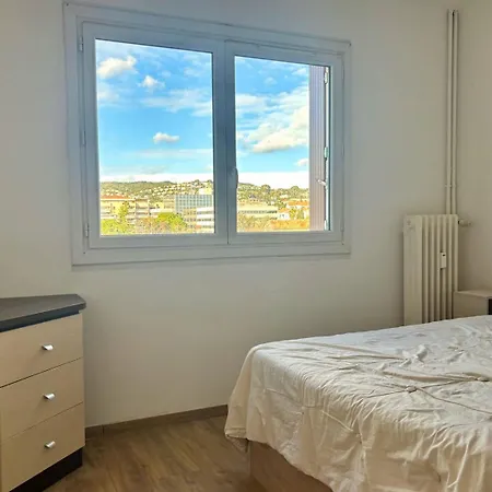 Hye029-234 T2-4 Personnes- *